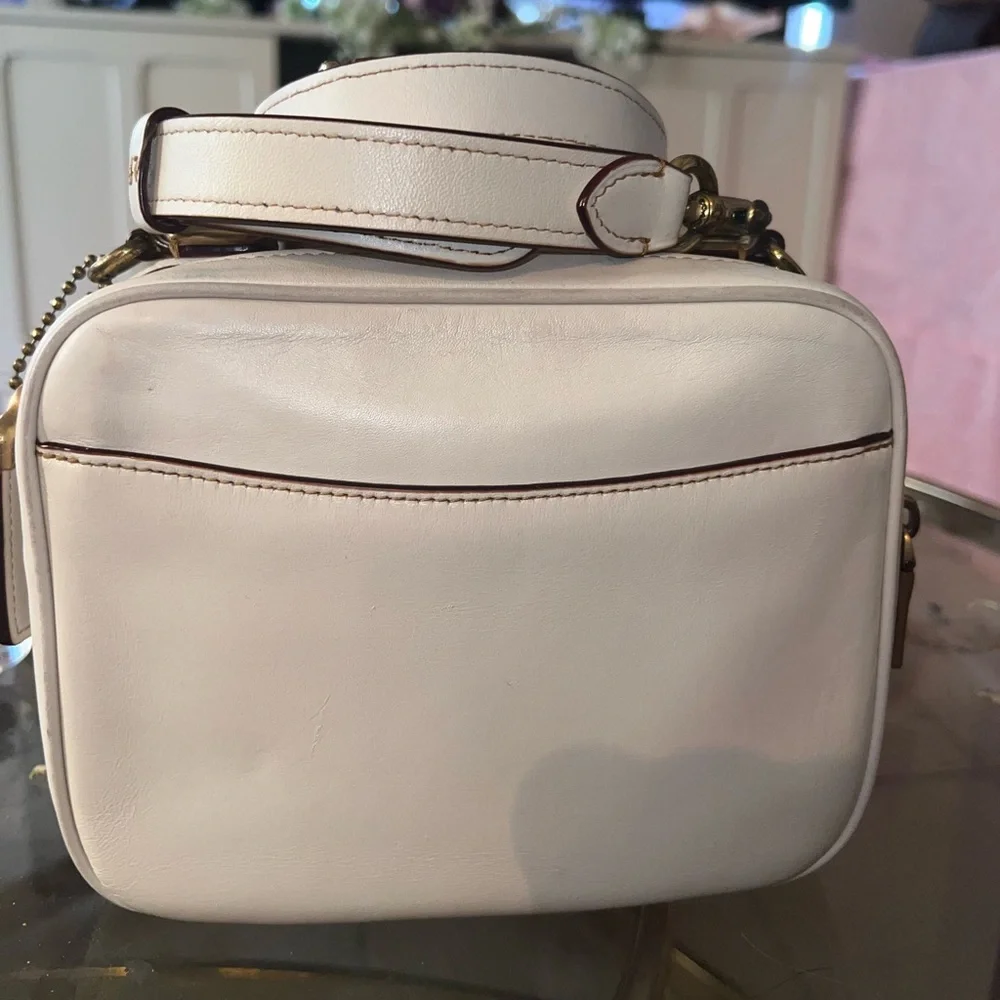 Coach Riley Lunchbox - Picture 2 of 4